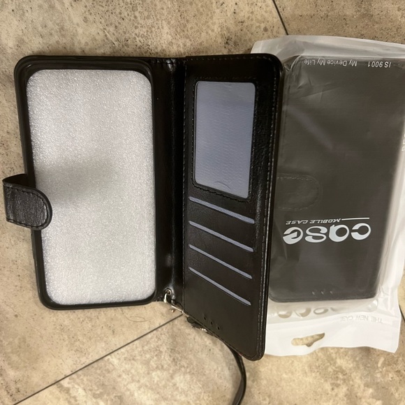 New iPhone 11 Pro Max cases - Picture 2 of 3